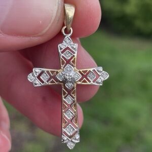 9ct Gold Diamond Cross Pendant 2 Grams